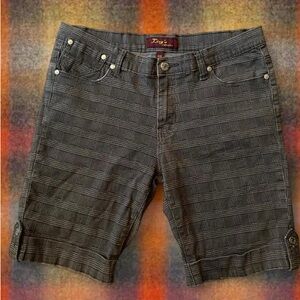 Linys Grey Plaid Jean Shorts